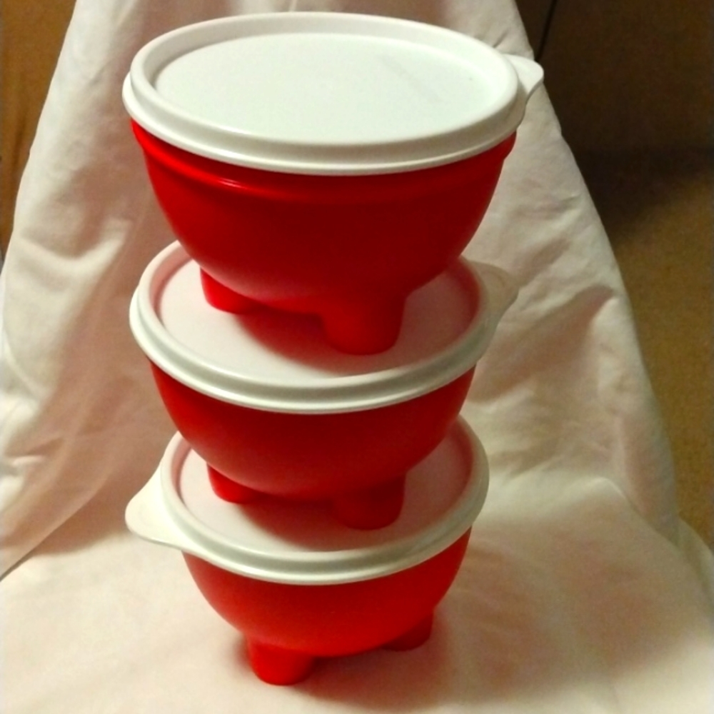 Set of THREE Tupperware brand Salsa and Dip serving bowls with seals